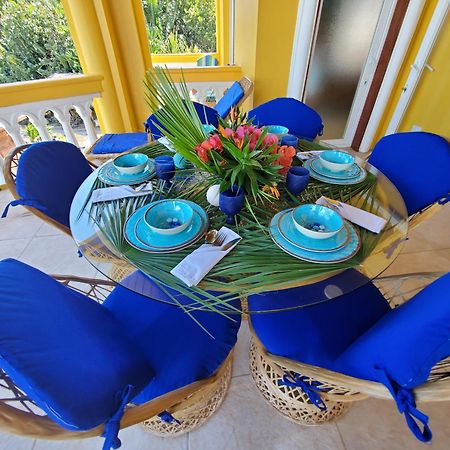 Blue Parrot Beach House And Villas Хопкинс Экстерьер фото