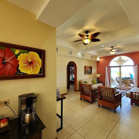 Blue Parrot Beach House And Villas Хопкинс Экстерьер фото