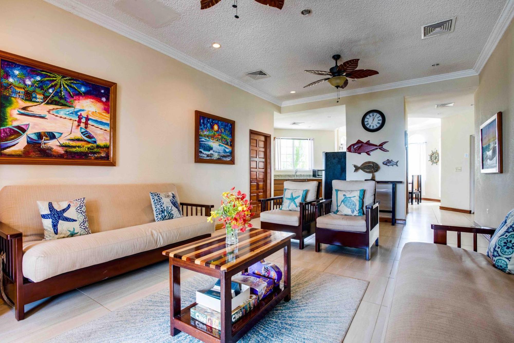 Blue Parrot Beach House And Villas Хопкинс Экстерьер фото