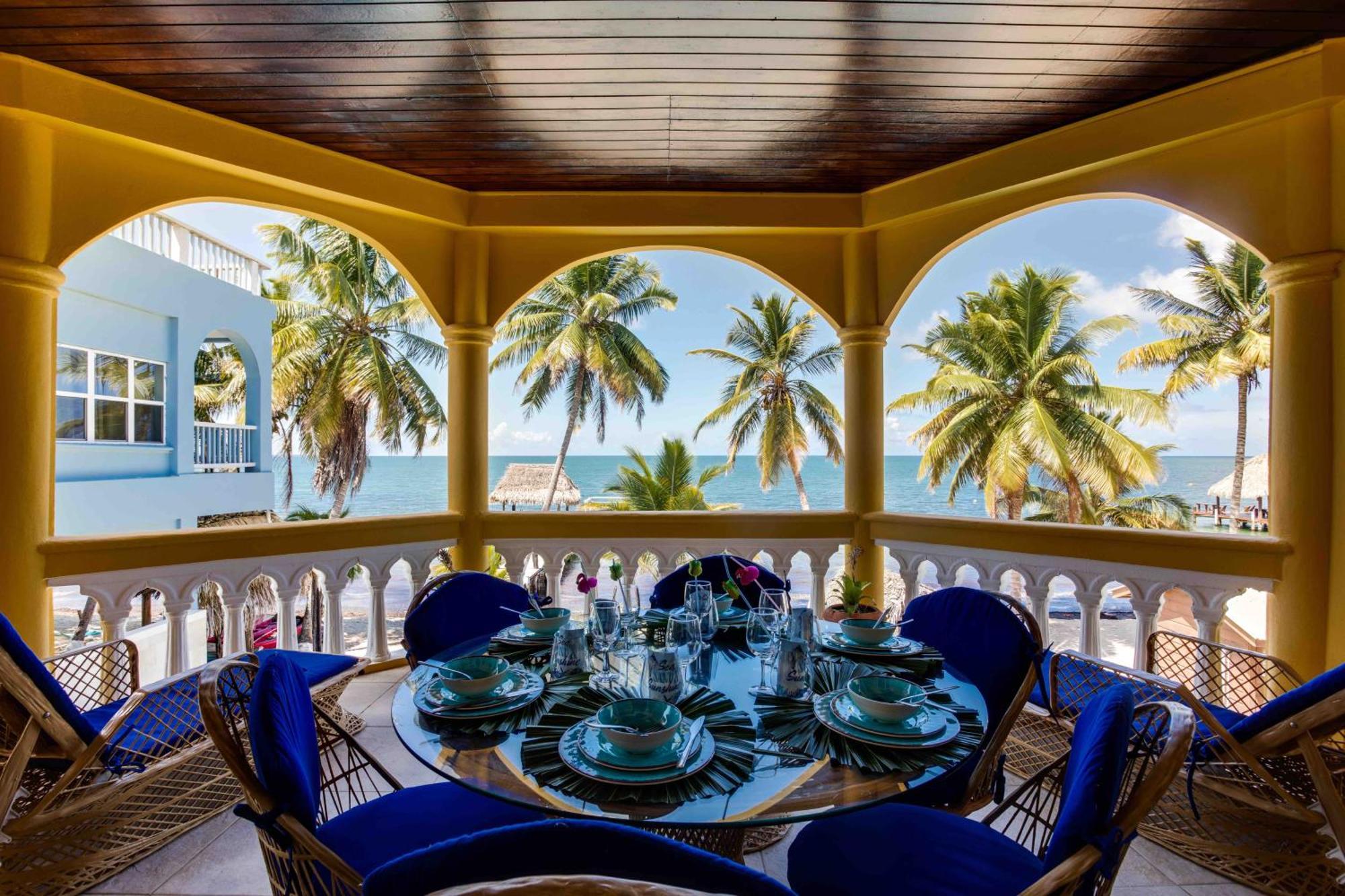 Blue Parrot Beach House And Villas Хопкинс Экстерьер фото